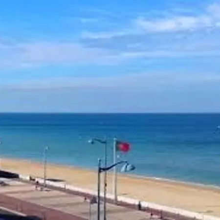 Avec Balcon Et Parking A 50 M De La - Fr-1-712-15