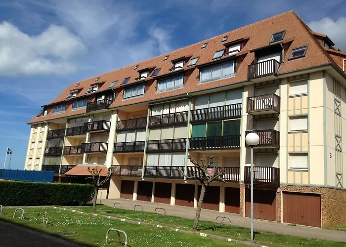 2 Pièces Avec Balcon Et Parking à 50 M De La - Fr-1-712-15 Villers-sur-Mer
